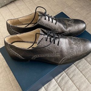 Women’s size 10.5 Cole Haan oxfords.